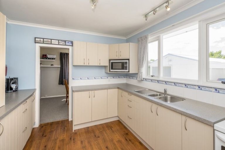 Photo of property in 15 Matai Street, Levin, 5510