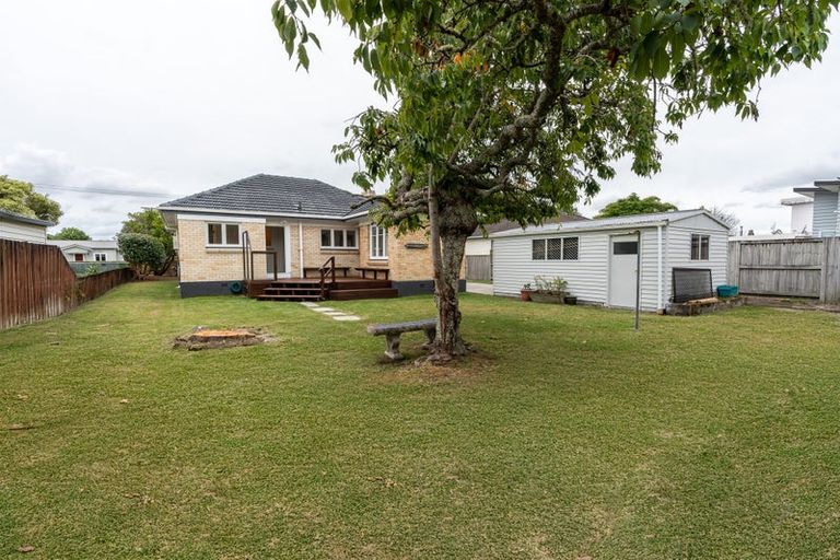 Photo of property in 36 Oxford Street, Fairfield, Hamilton, 3214