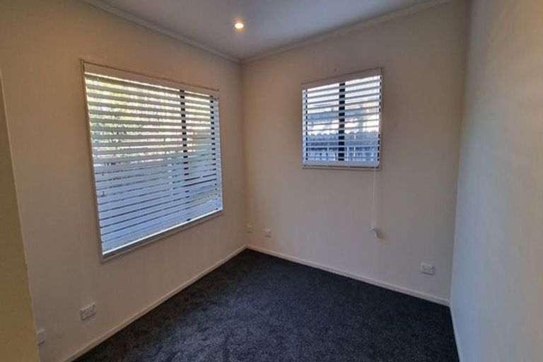 Photo of property in 1 Ardee Close, East Tamaki, Auckland, 2016