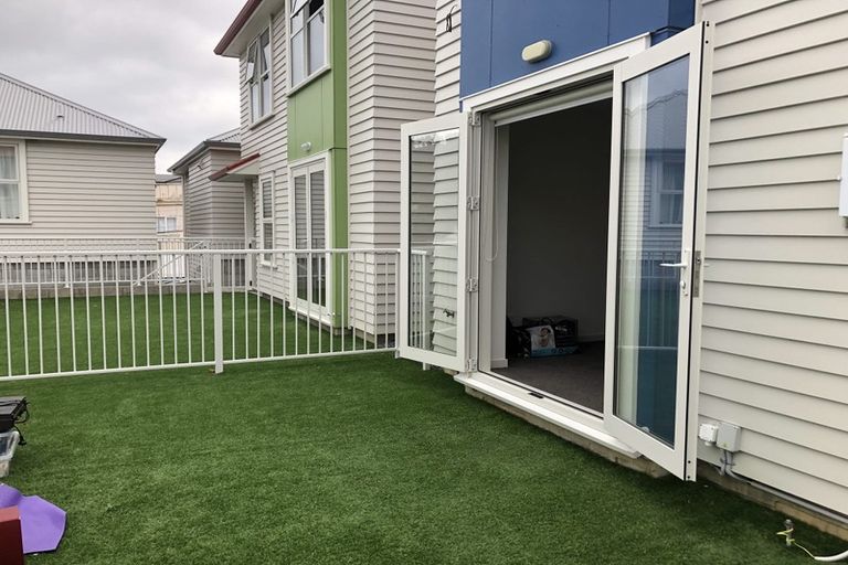 Photo of property in 4/21 Luxford Street, Berhampore, Wellington, 6023