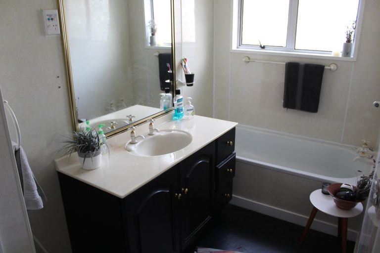 Photo of property in 42 Cliffs Road, Saint Clair, Dunedin, 9012