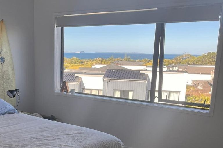 Photo of property in 71 Te Oneroa Way, Long Bay, Auckland, 0630