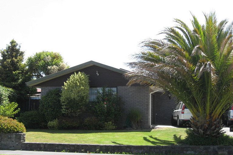Photo of property in 60 Karnak Crescent, Russley, Christchurch, 8042