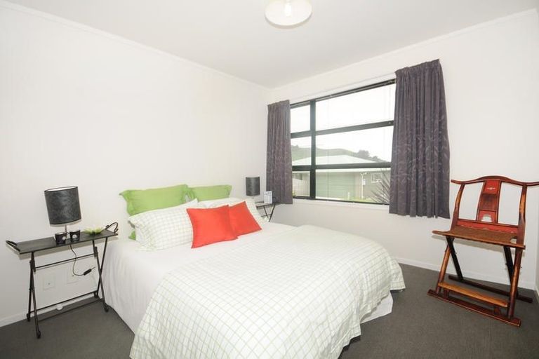 Photo of property in 25 Alanbrooke Place, Karori, Wellington, 6012