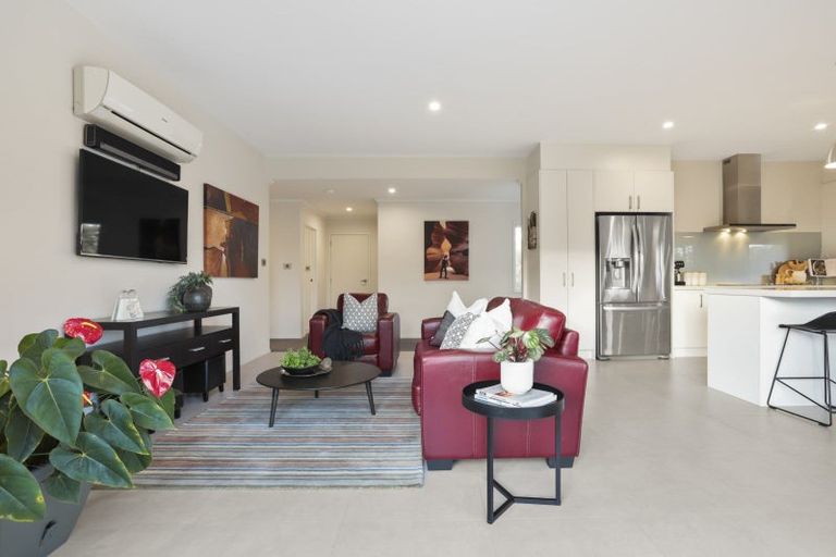 Photo of property in 43a Terry Smyth Drive, Kumeu, 0892