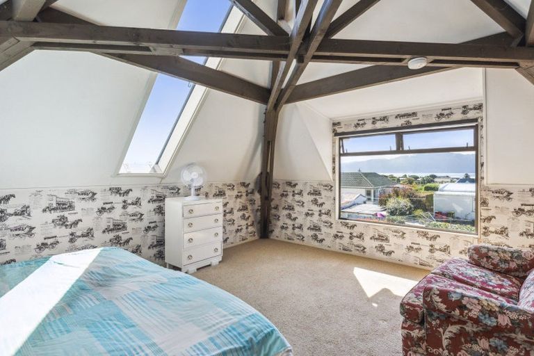 Photo of property in 87 Golf Road, Paraparaumu Beach, Paraparaumu, 5032