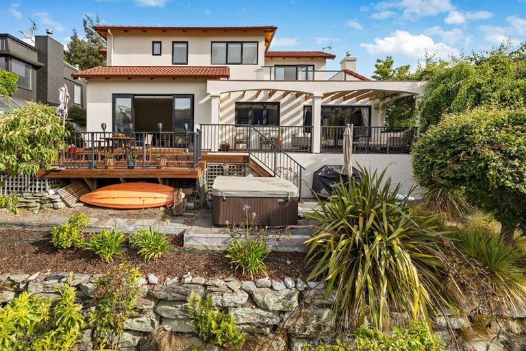 Photo of property in 62 Oregon Drive, Kelvin Heights, Queenstown, 9300