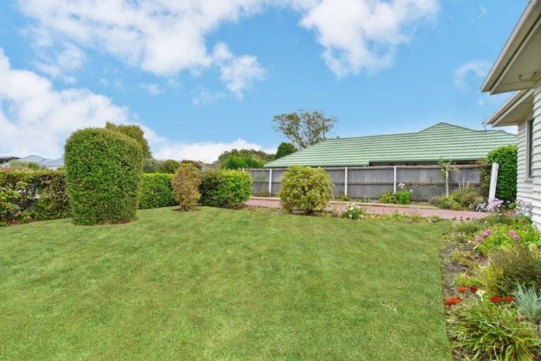 Photo of property in 72 Racecourse Road, Sockburn, Christchurch, 8042