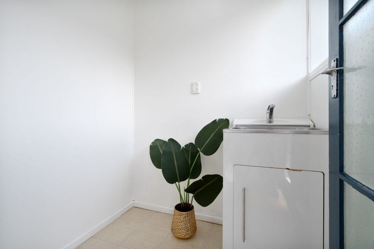 Photo of property in 39 Harrington Road, Henderson, Auckland, 0610