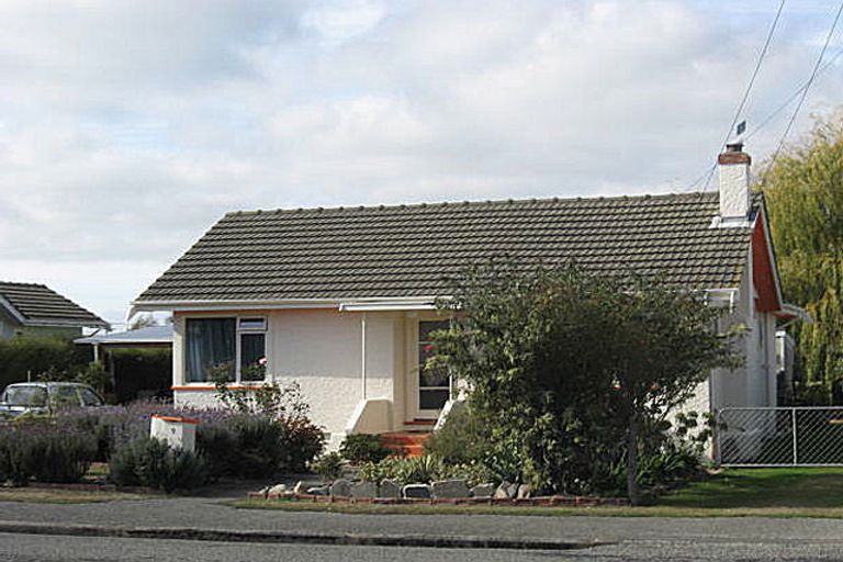 Photo of property in 9 Moorhouse Street, Waimate, 7924