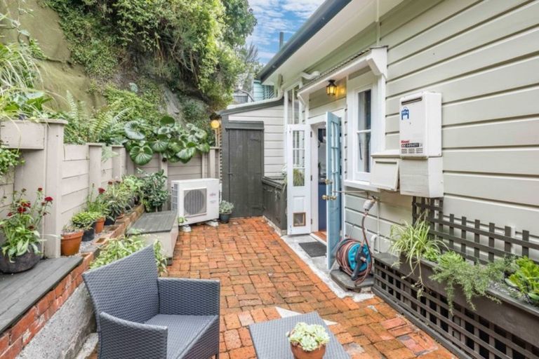 Photo of property in 46 Honiana Te Puni Street, Aro Valley, Wellington, 6021
