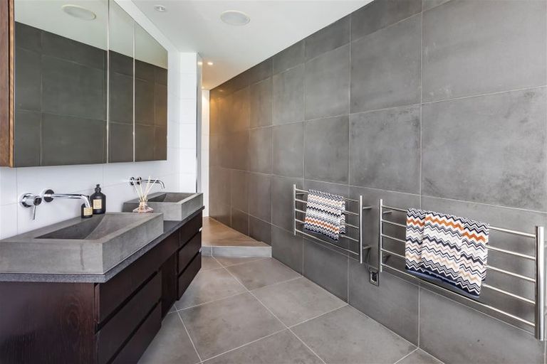 Photo of property in 1 Whitewash Head Road, Scarborough, Christchurch, 8081