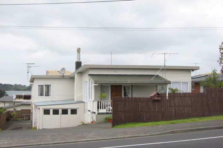 Photo of property in 1/1019 Whangaparaoa Road, Tindalls Beach, Whangaparaoa, 0930