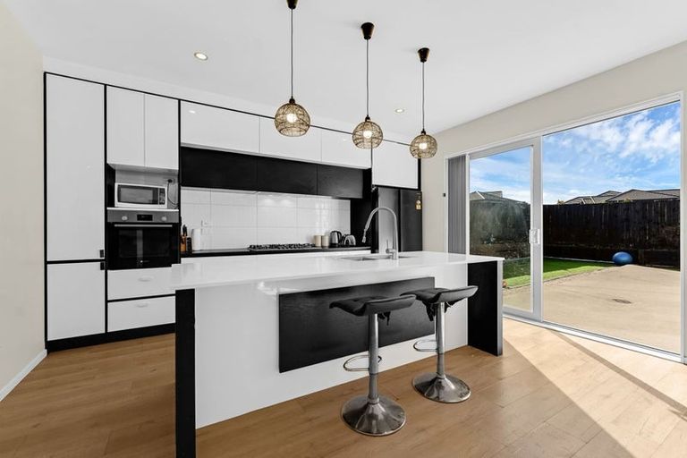 Photo of property in 18 Calder Crescent, Pokeno, 2402