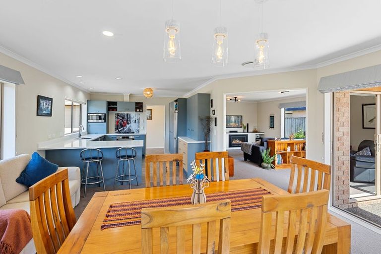 Photo of property in 106 Weggery Drive, Waikanae Beach, Waikanae, 5036