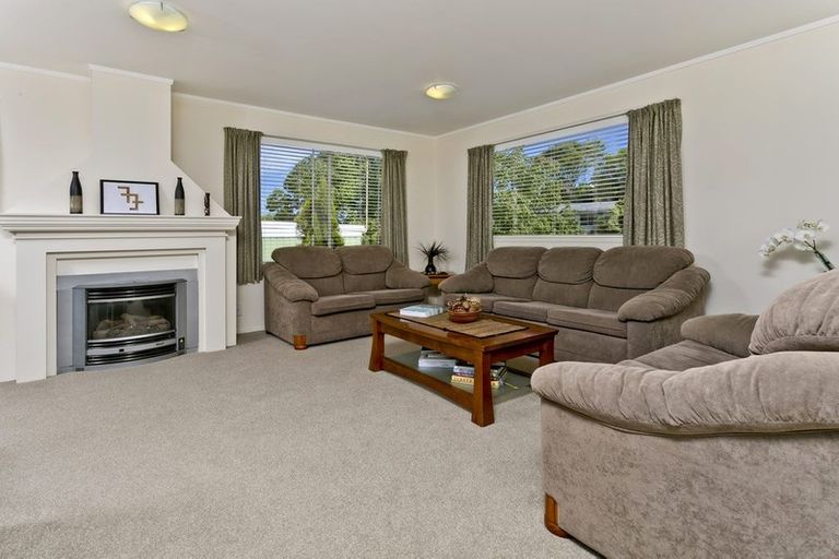 Photo of property in 73 Ayton Drive, Totara Vale, Auckland, 0629