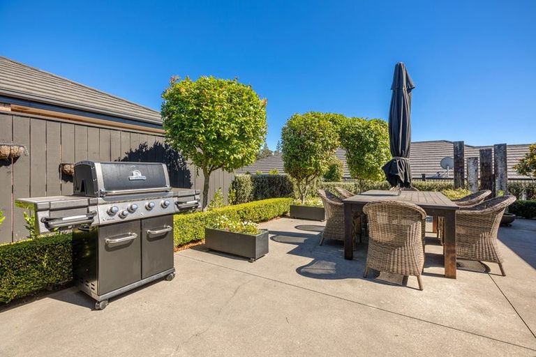 Photo of property in 2 Golf Course Lane, Waiwhakaiho, New Plymouth, 4312