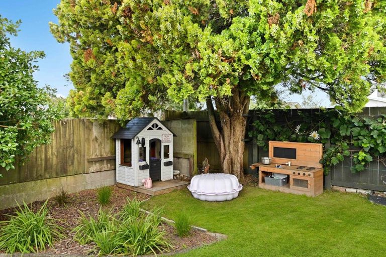 Photo of property in 30 Rhonda Avenue, Deanwell, Hamilton, 3206