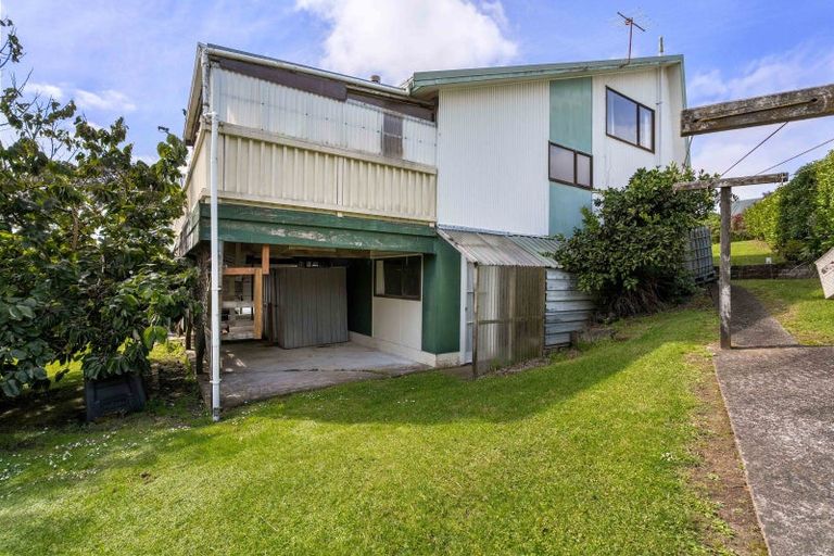 Photo of property in 104 Titiro Place, Onemana, Whangamata, 3691