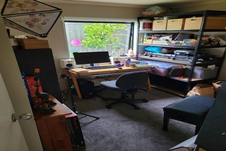 Photo of property in 28 Marcel Place, Glenfield, Auckland, 0629