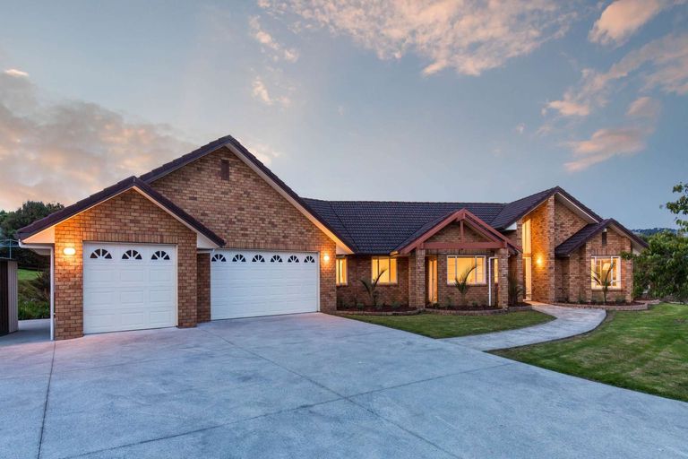 Photo of property in 2 Aunceston Rise, Alfriston, Auckland, 2105