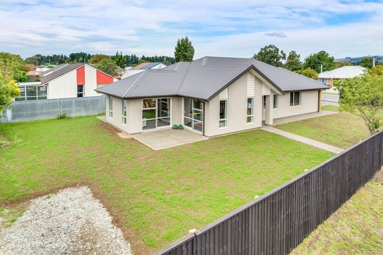 Photo of property in 71 Cuffs Road, Wainoni, Christchurch, 8061