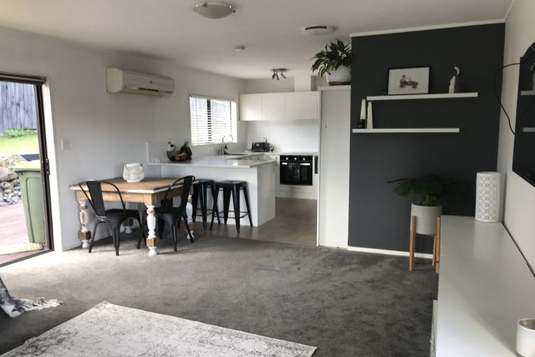 Photo of property in 79 Vipond Road, Stanmore Bay, Whangaparaoa, 0932