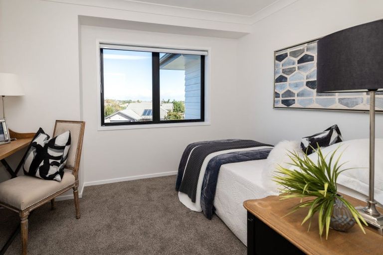 Photo of property in 8 Woodgers Way, Somerville, Auckland, 2014