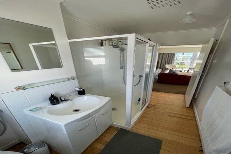 Photo of property in 2/23 Craig Road, Milford, Auckland, 0620