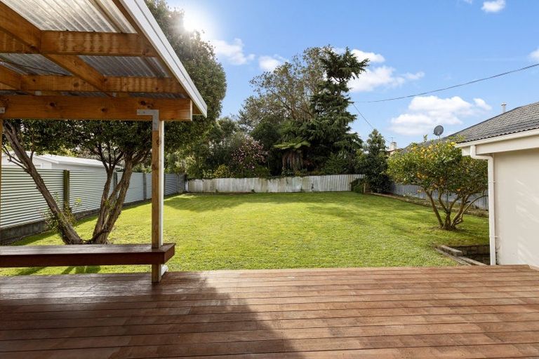 Photo of property in 17 East Street, Terrace End, Palmerston North, 4410