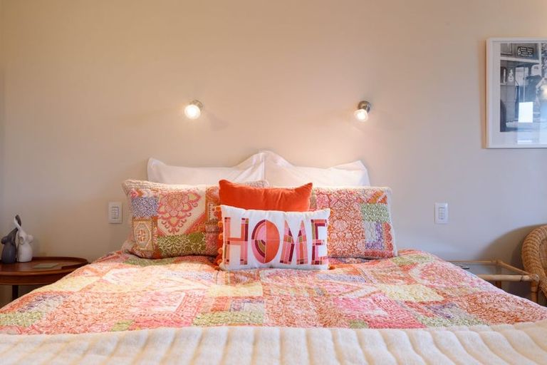 Photo of property in 1/16 Penning Road, Castor Bay, Auckland, 0620