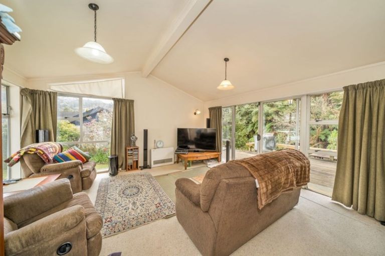 Photo of property in 15 Forest Road, Pinehaven, Upper Hutt, 5019