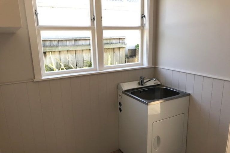 Photo of property in 27 Hautana Square, Woburn, Lower Hutt, 5010