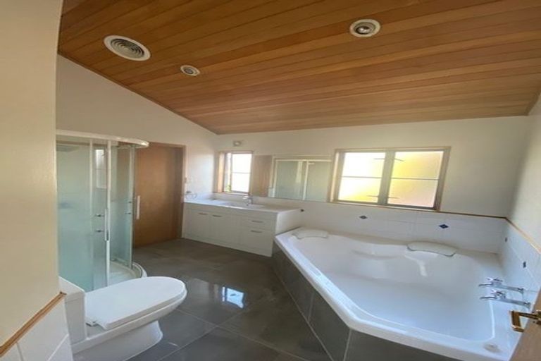 Photo of property in 1/83 East Coast Road, Castor Bay, Auckland, 0620