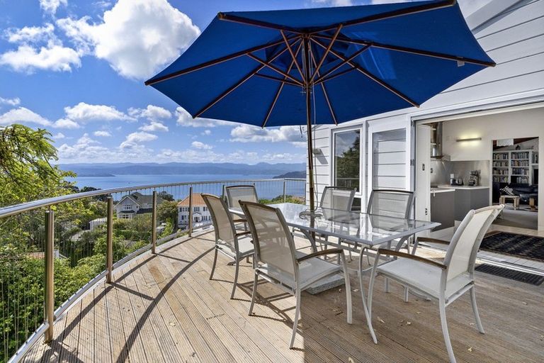 Photo of property in 15 Wadestown Road, Wadestown, Wellington, 6012