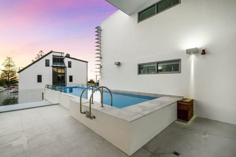 Photo of property in 2/22 Esplanade, Sumner, Christchurch, 8081