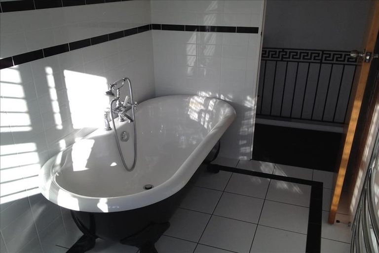 Photo of property in 37 Mulberry Street, Maungaraki, Lower Hutt, 5010