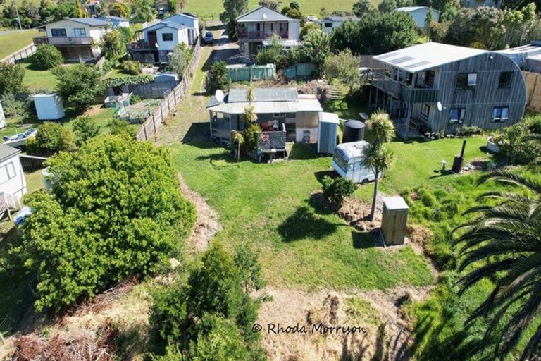 Photo of property in 32 Sandy Beach Road, Tinopai, 0593