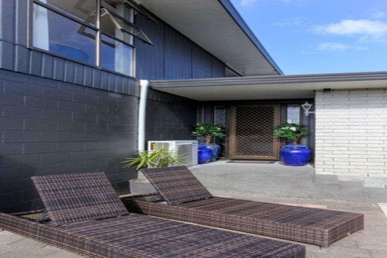 Photo of property in 14 Bronte Place, Whalers Gate, New Plymouth, 4310