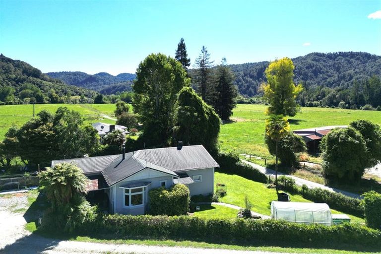 Photo of property in 47 Inwoods Road, Parklands, Christchurch, 8083