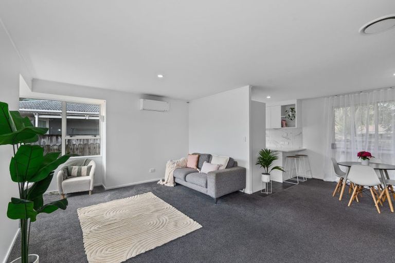 Photo of property in 3/56 Flanshaw Road, Te Atatu South, Auckland, 0610