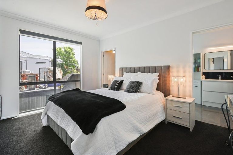 Photo of property in 18 Parkinson Place, Woodend, 7610