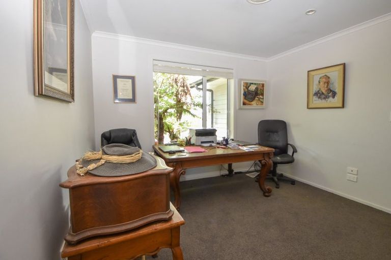 Photo of property in 5 Warrington Court, Carterton, 5713