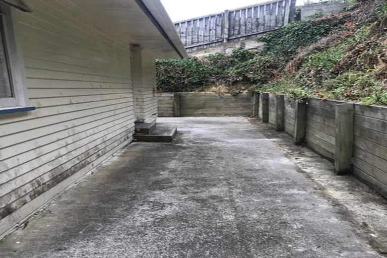 Photo of property in 92 Ironside Road, Johnsonville, Wellington, 6037