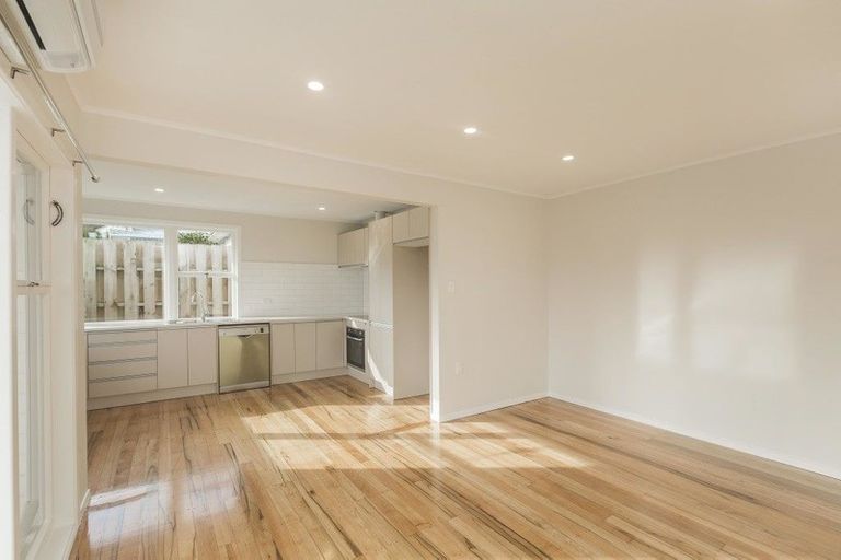 Photo of property in 5 Peter Buck Road, New Windsor, Auckland, 0600
