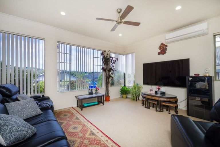 Photo of property in 22 Carnelian Court, Westgate, Auckland, 0614