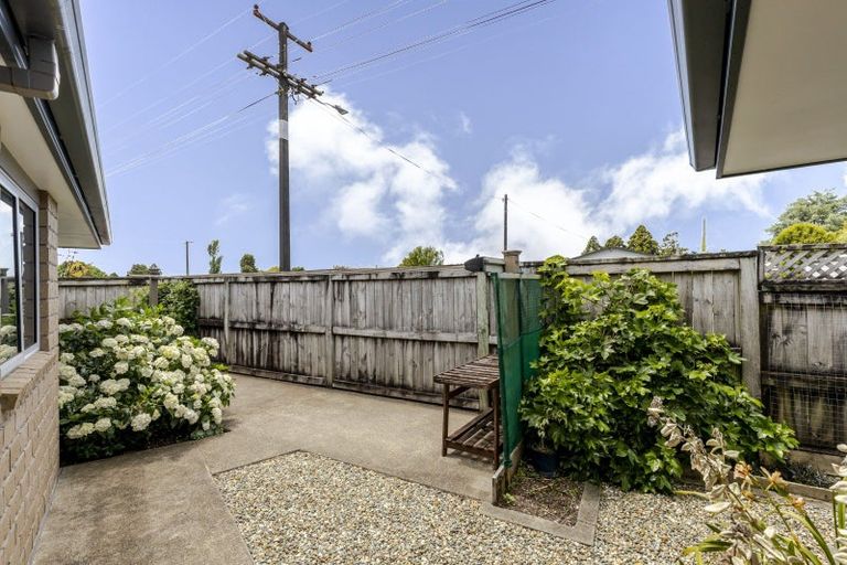 Photo of property in 2 Oakwood Drive, Highlands Park, New Plymouth, 4312