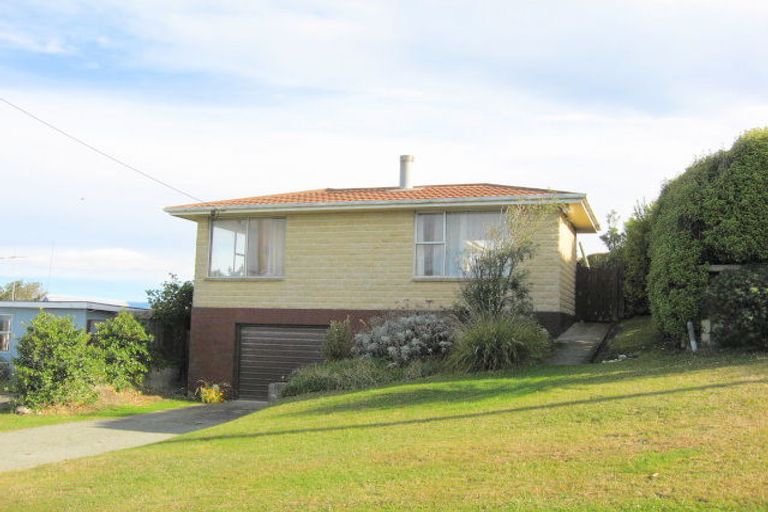 Photo of property in 46 Stirling Street, Kakanui, Oamaru, 9495