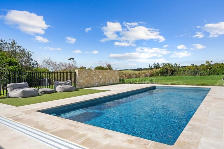 Photo of property in 438 Oaia Road, Muriwai, Waimauku, 0881
