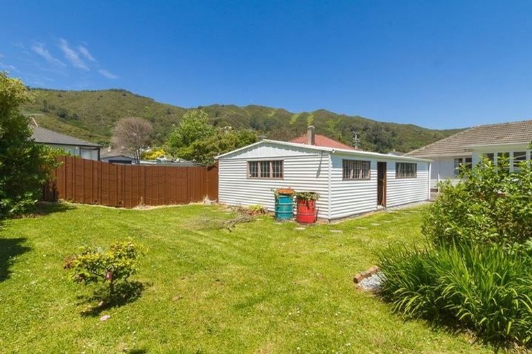 Photo of property in 15 Wilkie Crescent, Naenae, Lower Hutt, 5011